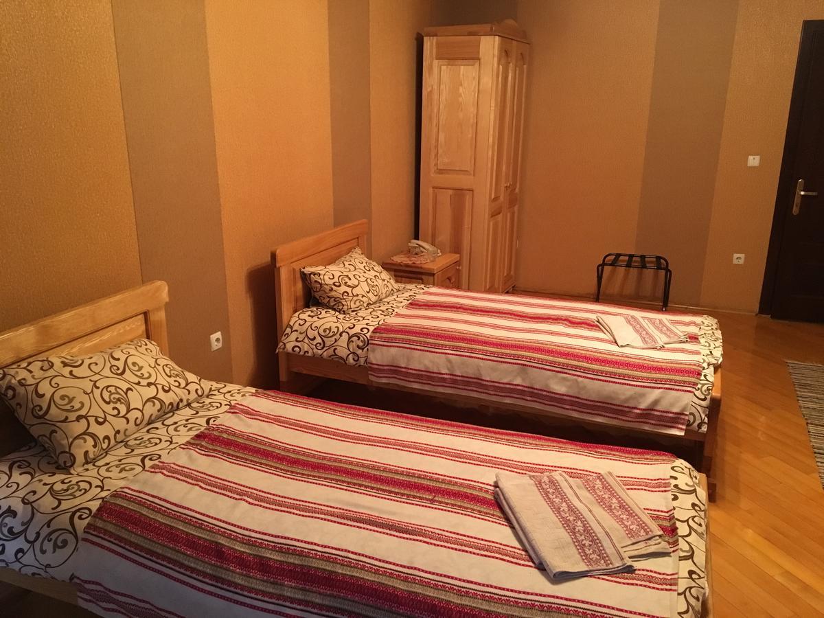 Hotel Svitlytsia Tyachiv Экстерьер фото